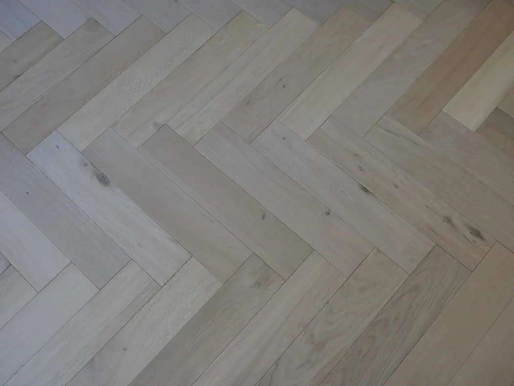 Natural Oak Herringbone 14mm Unfinished