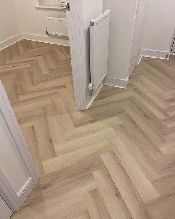 Sandy Limed Oak PREMIUM Herringbone 6.0 SPC Vinyl Click