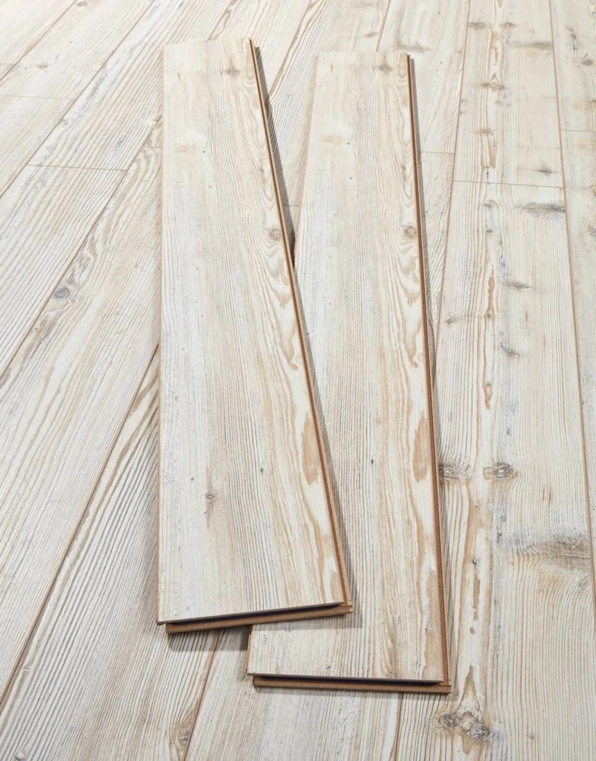 Arctic Pine 10mm Laminate 