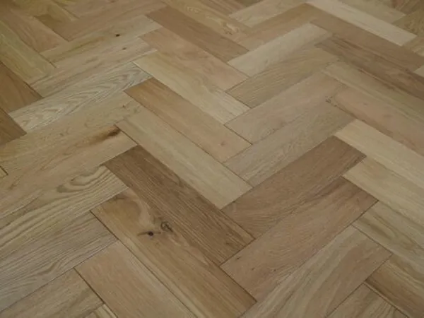Manor Natural Oak Herringbone 18mm