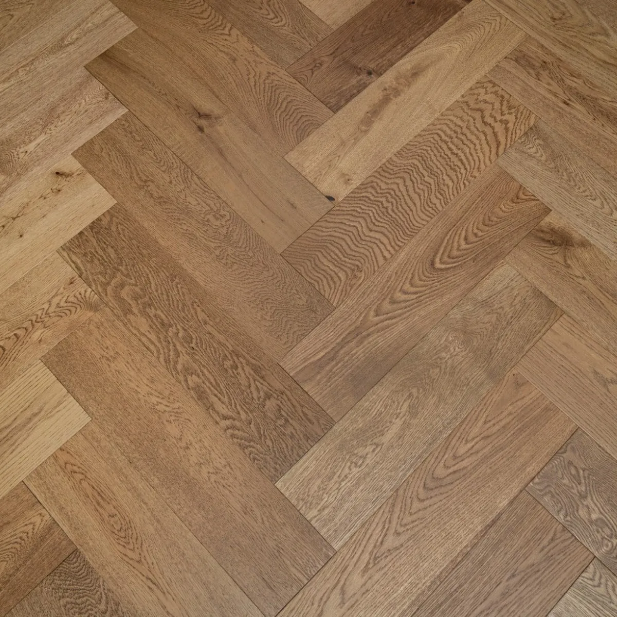 Smoked Stain Oak Herringbone Click 14mm