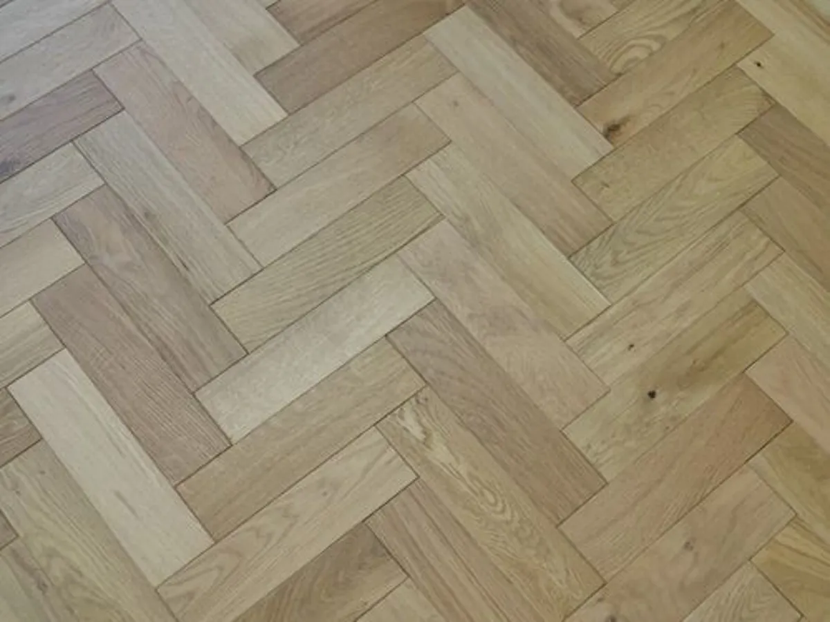 Manor Natural Oak Herringbone 18mm