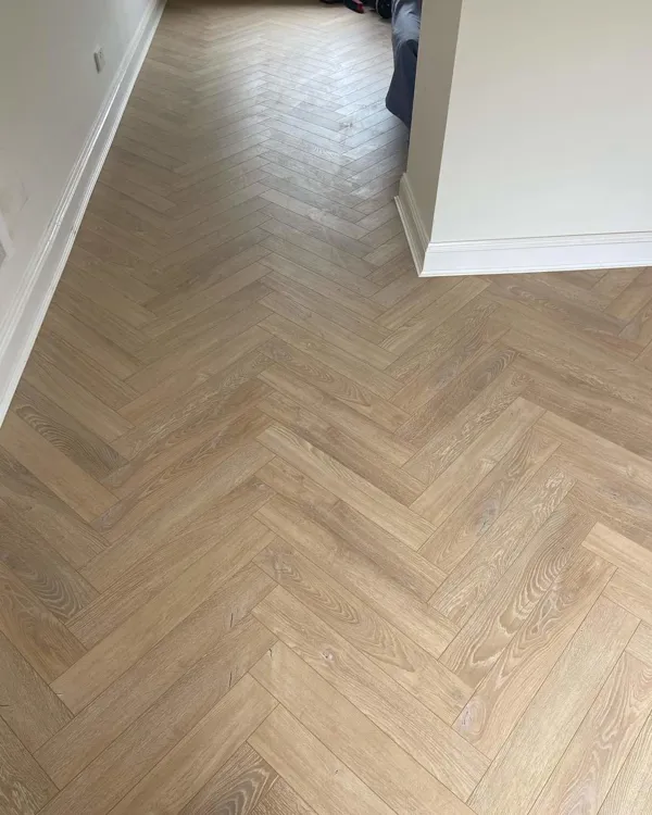 Desert Oak Herringbone 12mm Laminate