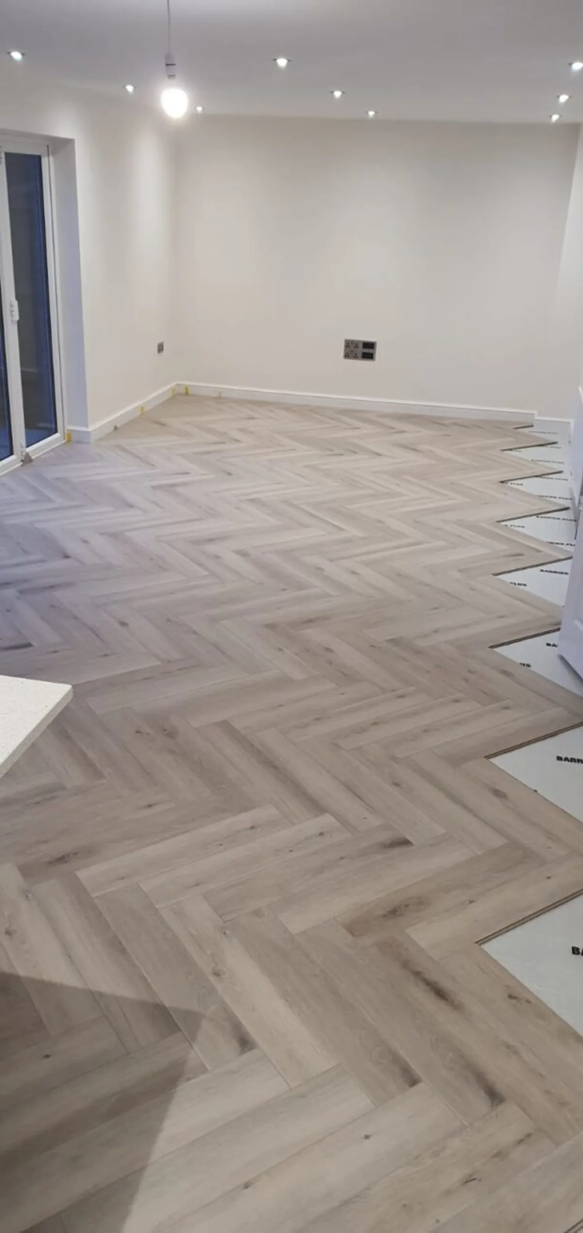 Sterling Oak 8mm Herringbone
