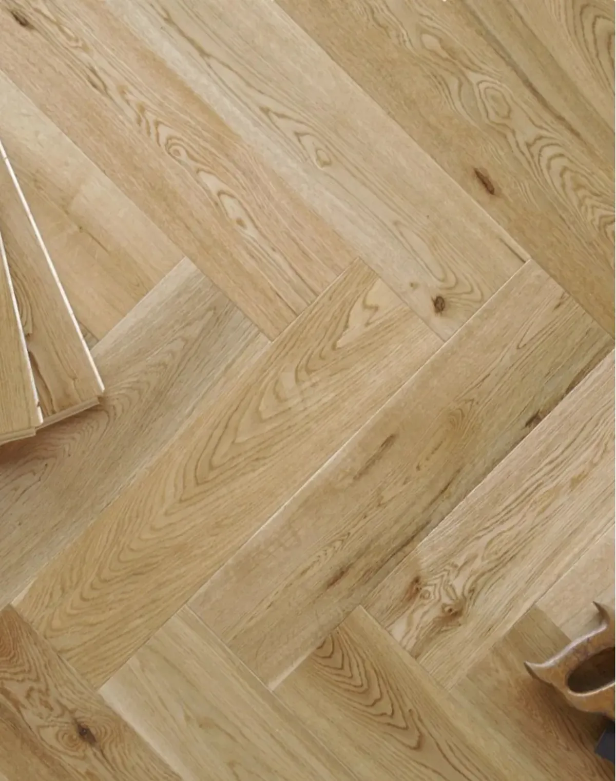 Natural Oak Herringbone 14mm Click UV Lacquered