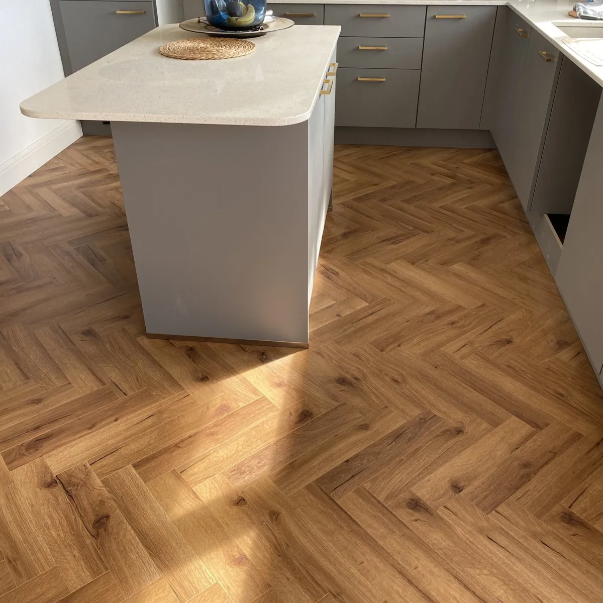 Crafted Oak Herringbone 12mm Laminate