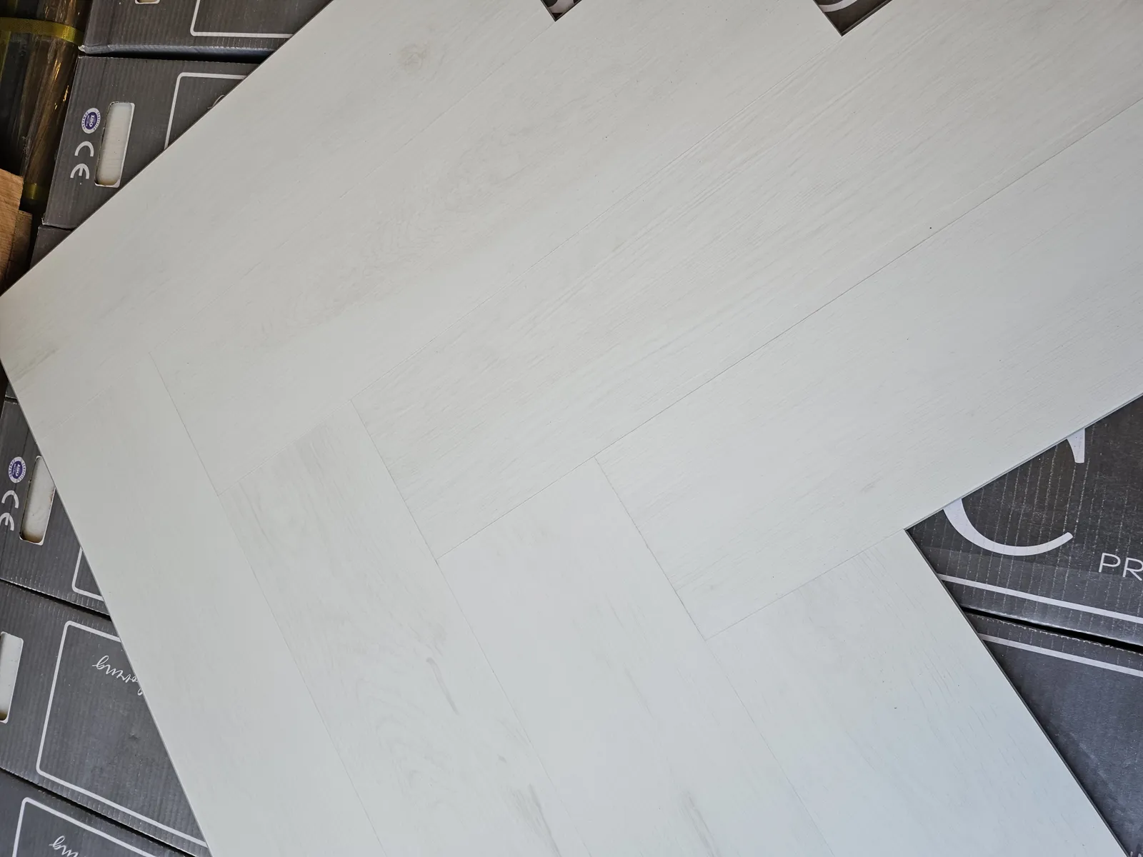 Snow White Oak 6mm PREMIUM Herringbone SPC Click