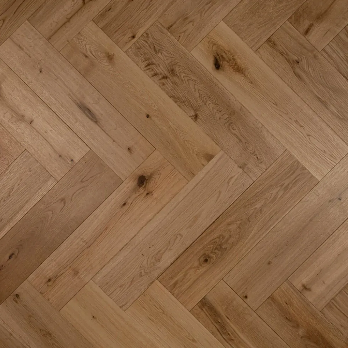 Natural Oak Herringbone Click 14mm Brushed Lacquered