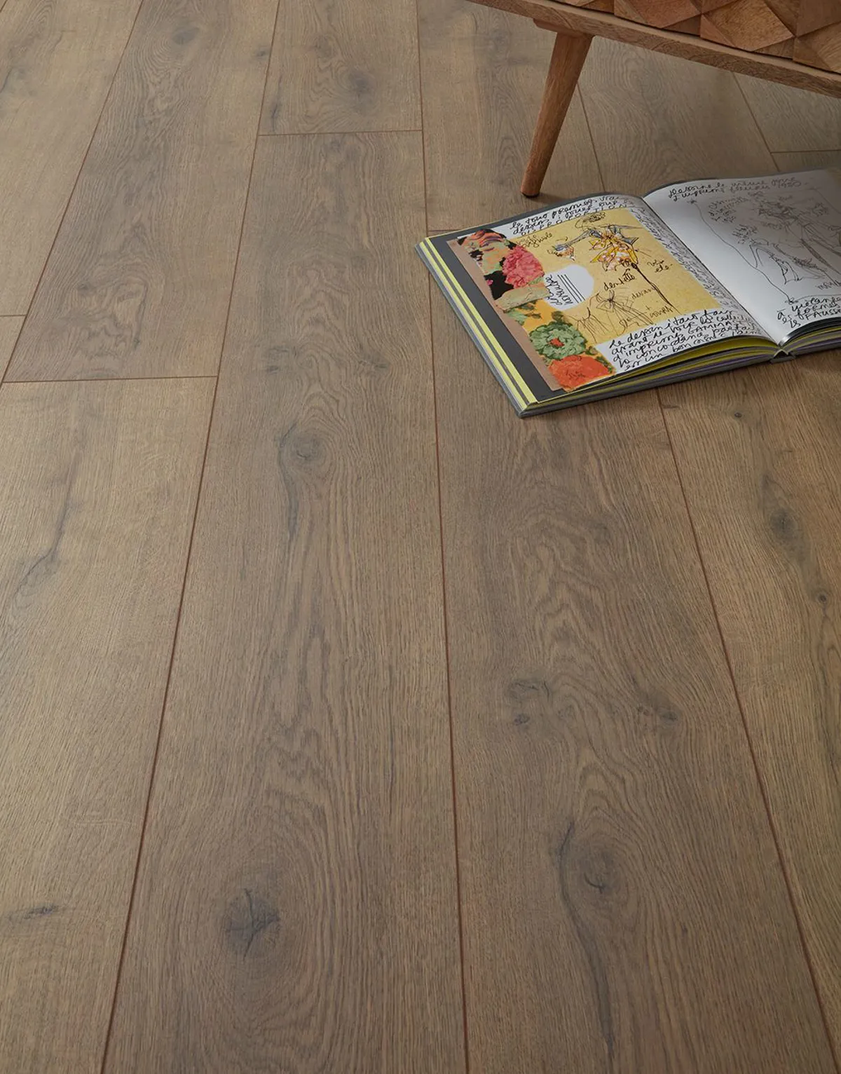 Nairobi Oak 12mm Laminate