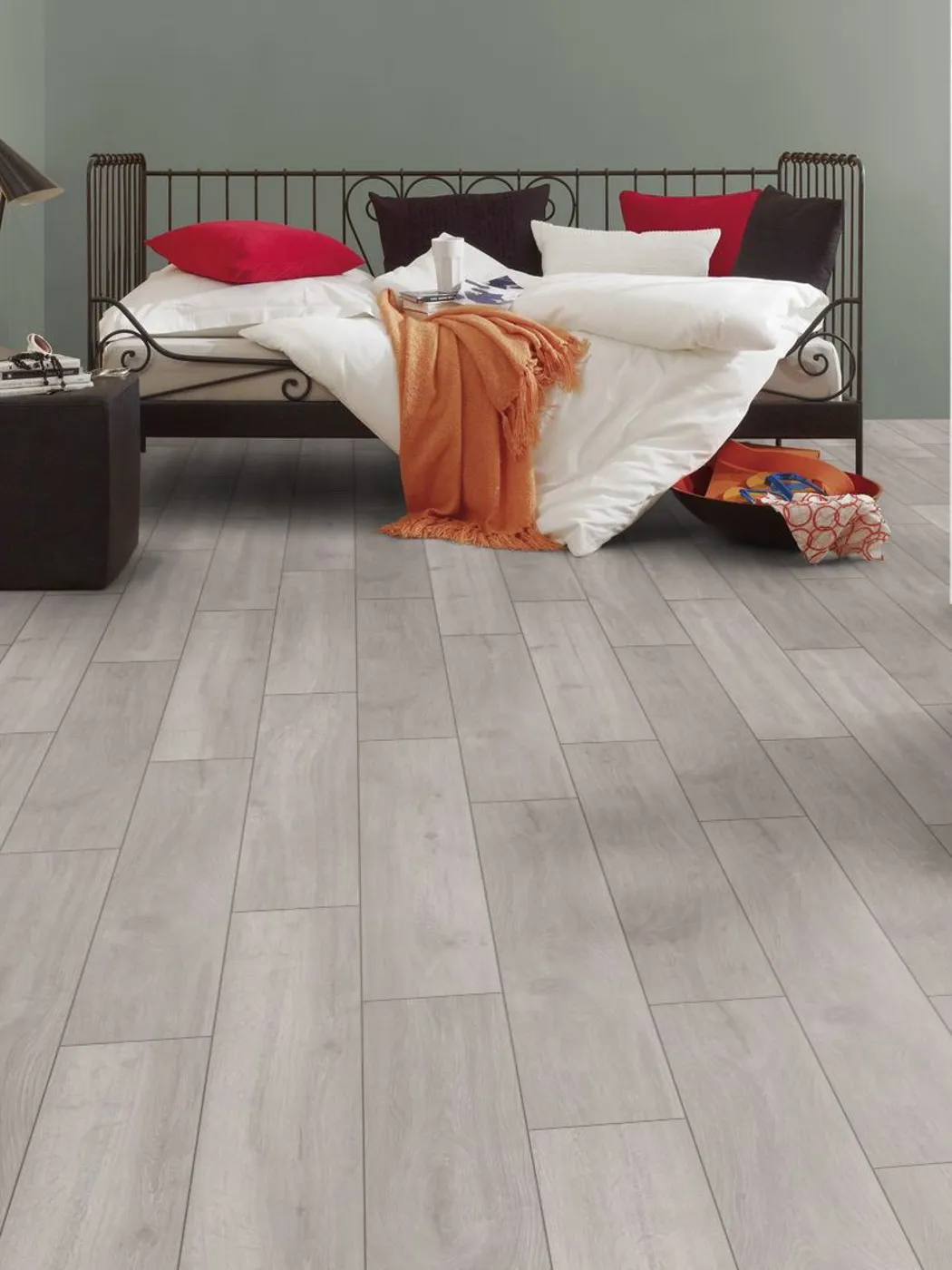 Whitewash Grey Oak 12mm Laminate Flooring
