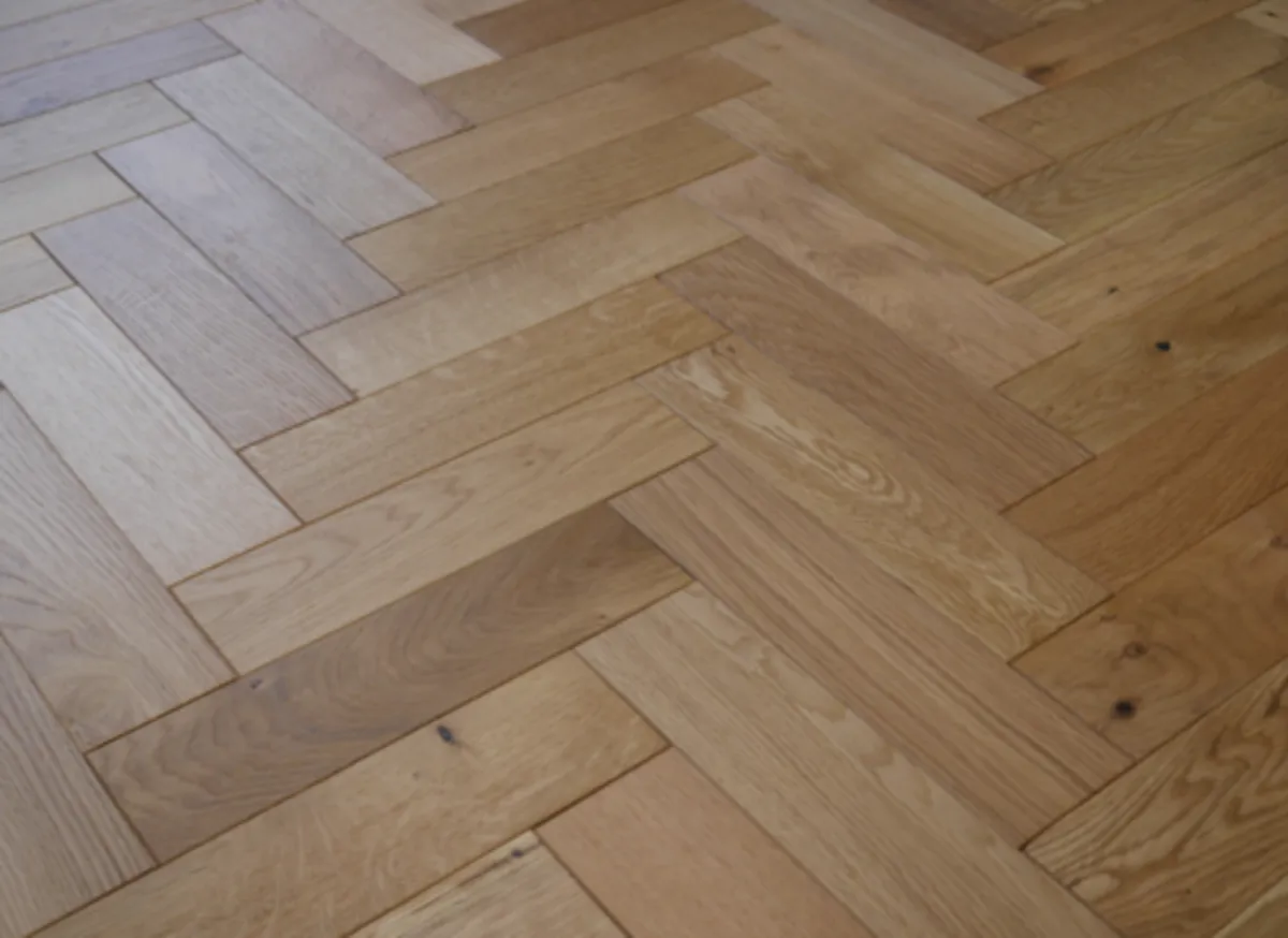 Manor Natural Oak Herringbone 18mm