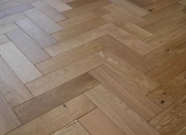 Manor Natural Oak Herringbone 18mm