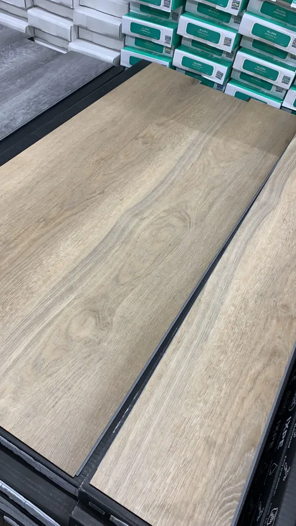 Natural Swiss Oak PREMIUM 6.0 SPC Vinyl Click 