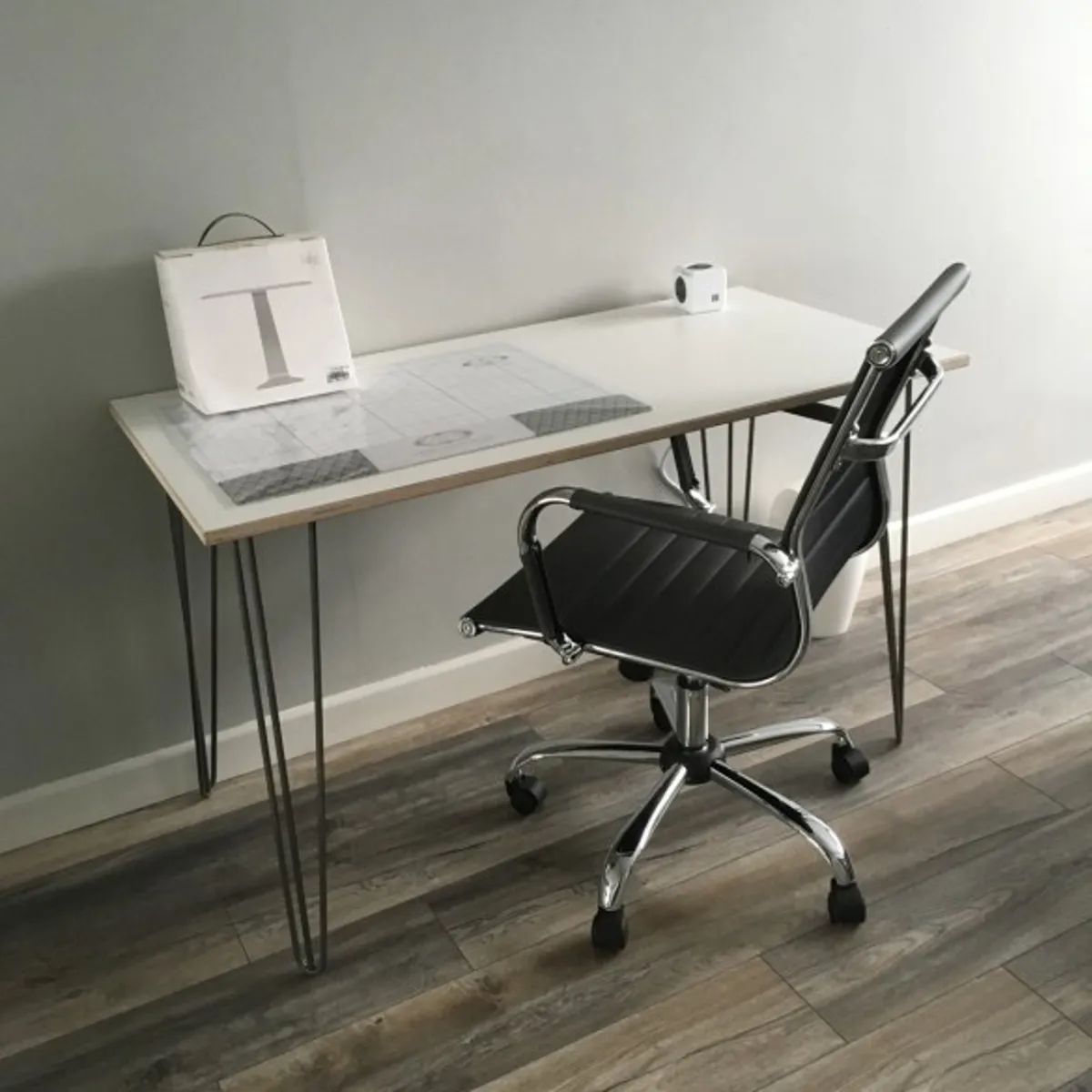 Distressed Grey Oak 12mm Laminate Flooring