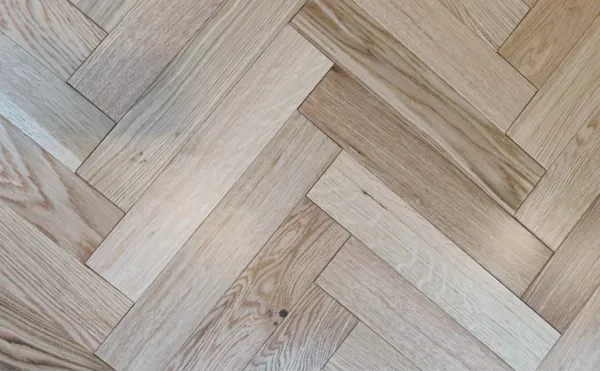 Natural Oak Herringbone 14mm Lacquered
