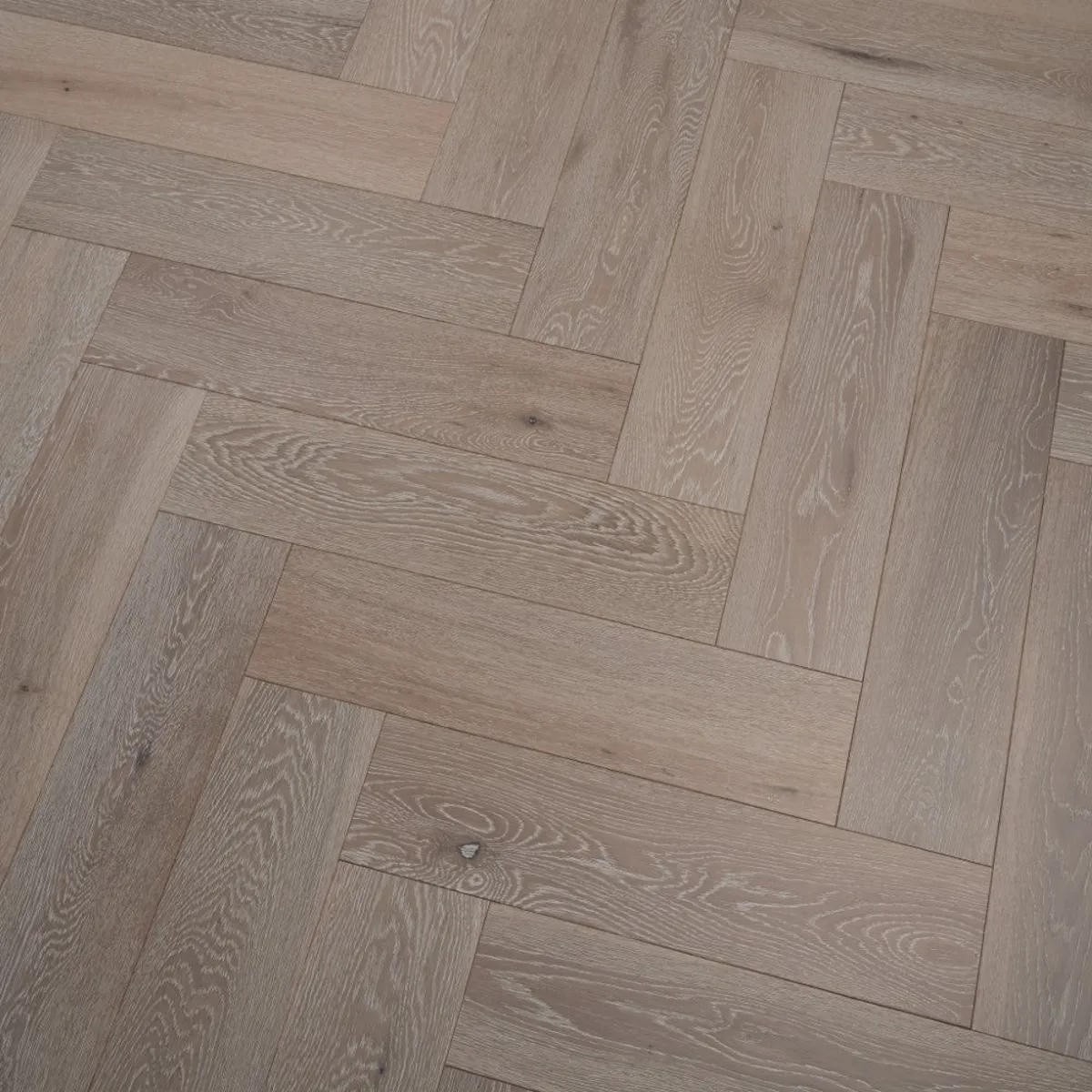 Brushed White Oak Herringbone Click 14mm