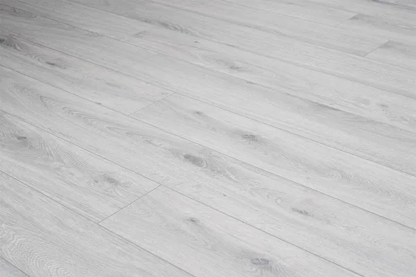 Timeless White Oak 10mm Laminate 