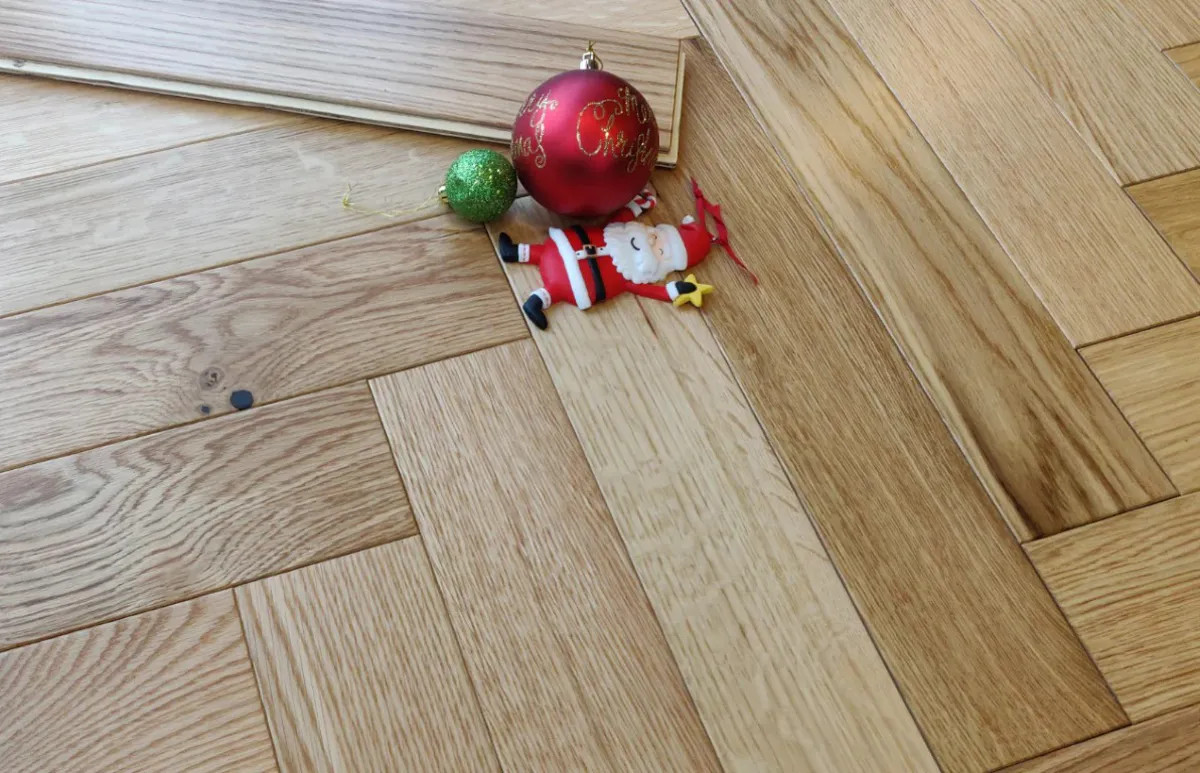 Natural Oak Herringbone 14mm Lacquered