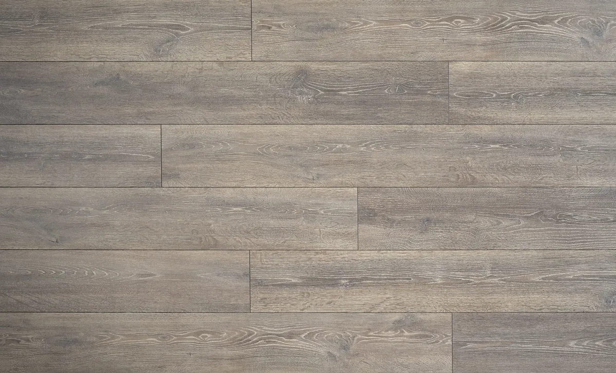 Copper Brown Oak 12mm AC5 Laminate