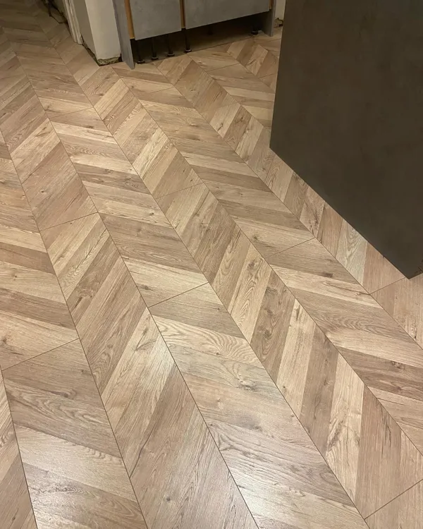 Medieval Oak Chevron 8mm Laminate 