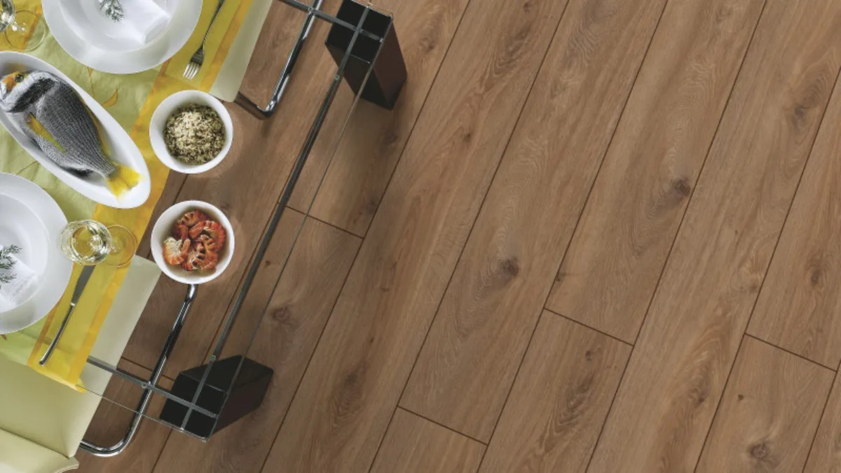 Prime Oak Nature 10mm Laminate 