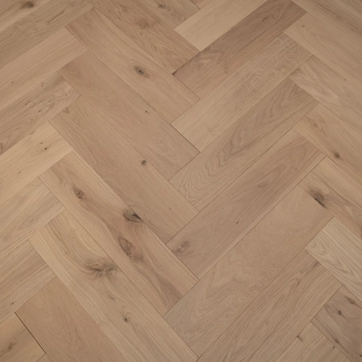 Invisible Finish Oak Herringbone 14mm Click