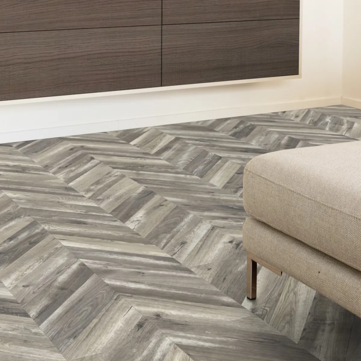 Castle Oak Chevron 8mm Laminate 