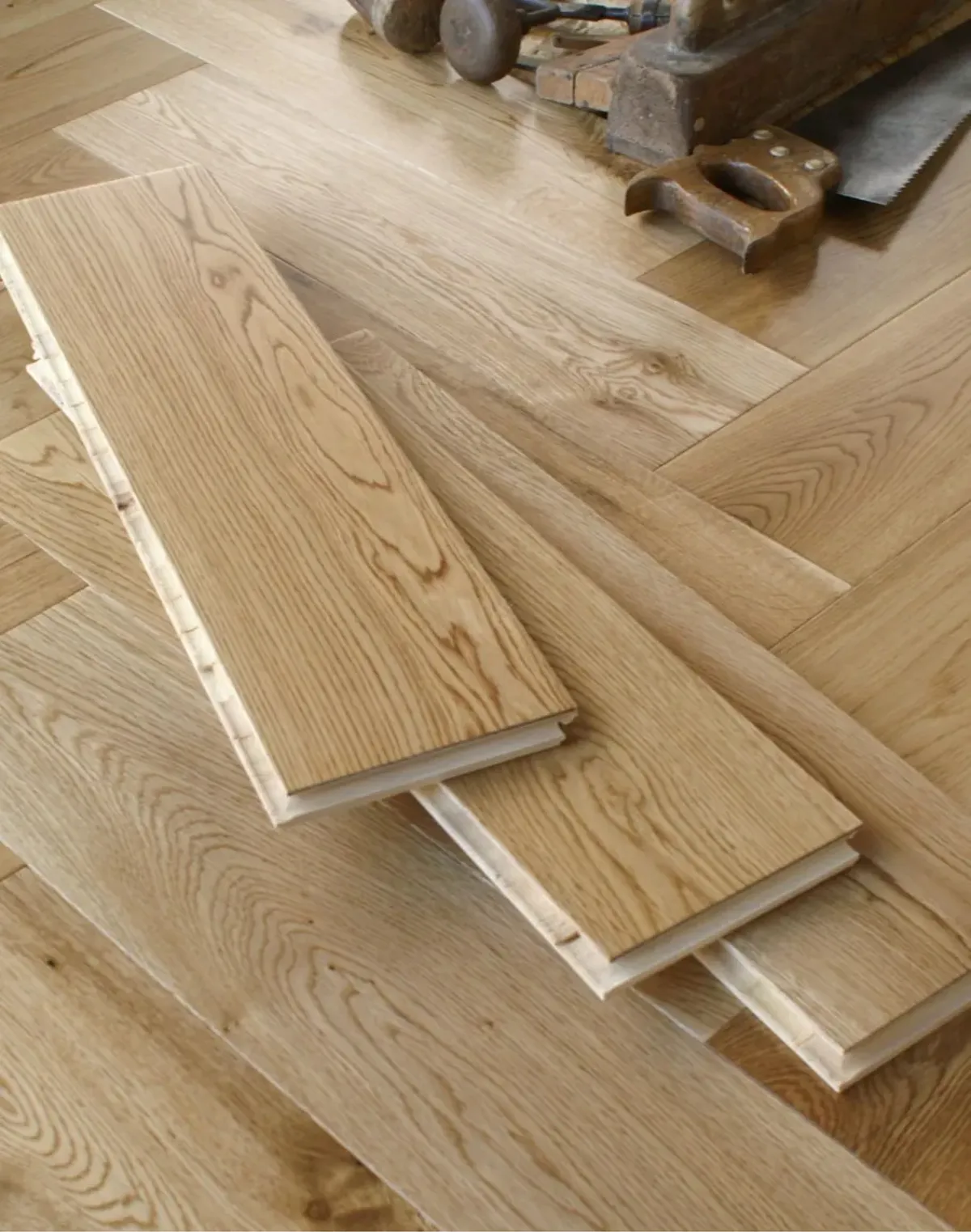 Natural Oak Herringbone 14mm Click UV Lacquered