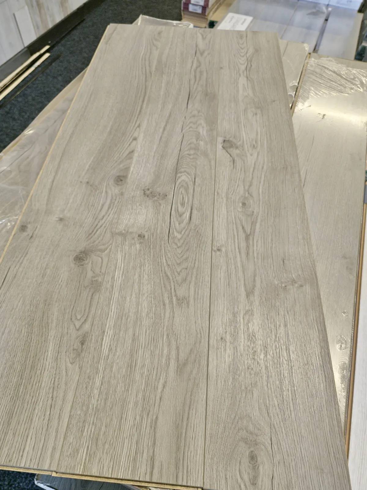 29.9m2 Bundle Dove Grey Oak 7mm + FREE Underlay