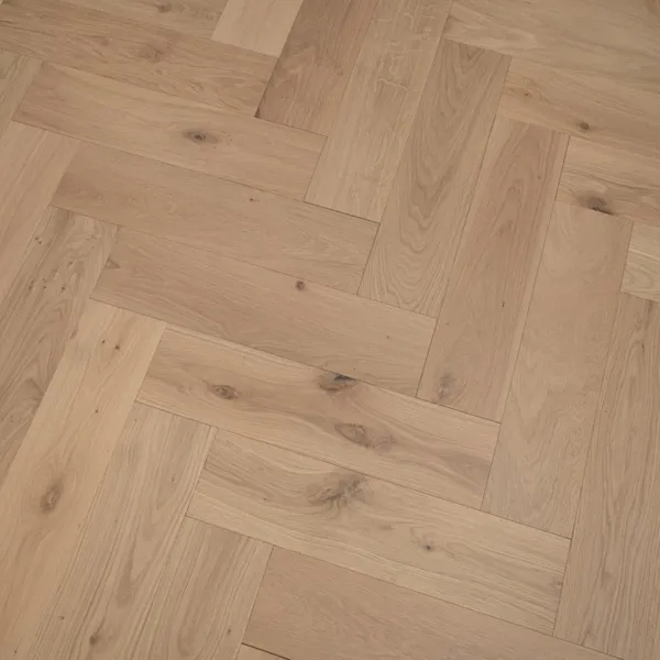 Invisible Finish Oak Herringbone 14mm Click