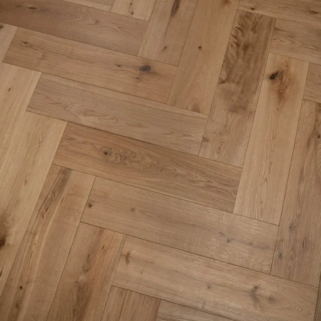 Natural Oak Herringbone Click 14mm Brushed Lacquered